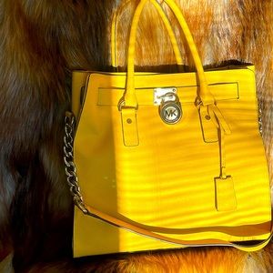 New in a box. Michael Kors Large Hamilton Satchel. Excellent condition